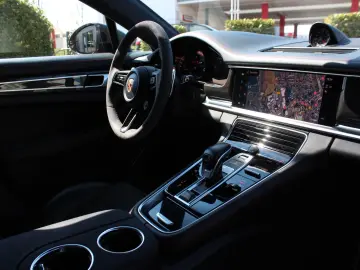 PORSCHE Panamera Sport Turismo GTS Approved HA-Lenk.