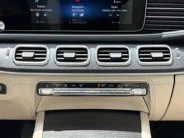 MERCEDES-BENZ GLE 350 de 4M AMG  PANO HUD 360 AHK 21