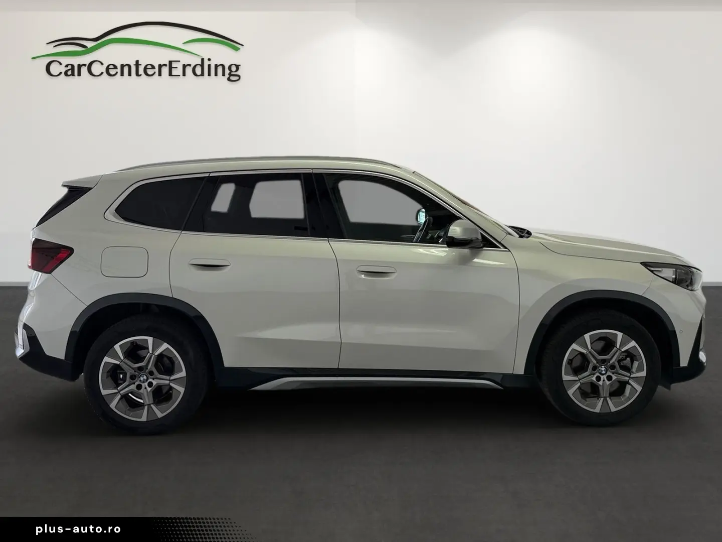 BMW X1 23i xDrive a.LED Navi ACC 360 Pano H&K Leder