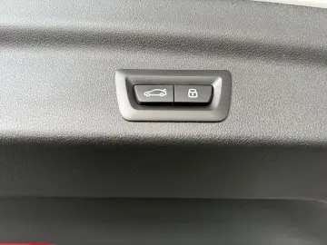 BMW X1 23i xDrive a.LED Navi ACC 360 Pano H&K Leder