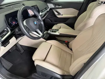 BMW X1 23i xDrive a.LED Navi ACC 360 Pano H&K Leder