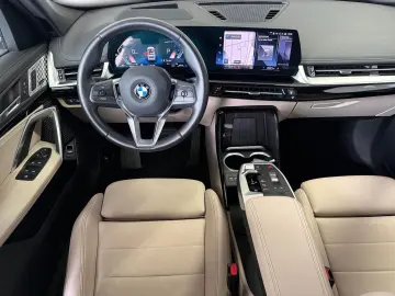 BMW X1 23i xDrive a.LED Navi ACC 360 Pano H&K Leder