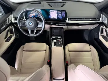 BMW X1 23i xDrive a.LED Navi ACC 360 Pano H&K Leder