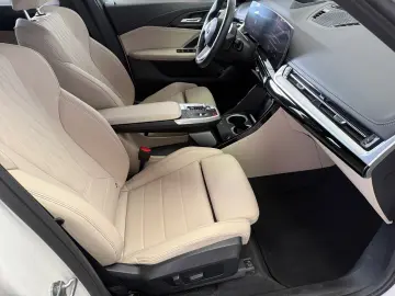 BMW X1 23i xDrive a.LED Navi ACC 360 Pano H&K Leder