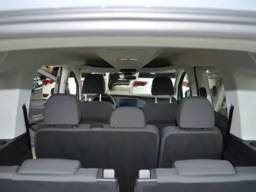 VW Caddy Maxi 2.0 TDI 7-Sitzer Kamera App C. SHZ KL
