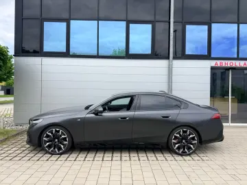BMW 520d xDrive G60 M-Sport Frozen Mega Optik