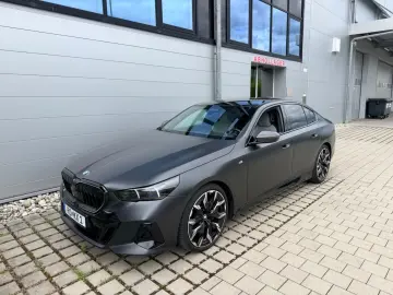 BMW 520d xDrive G60 M-Sport Frozen Mega Optik