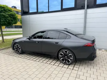 BMW 520d xDrive G60 M-Sport Frozen Mega Optik