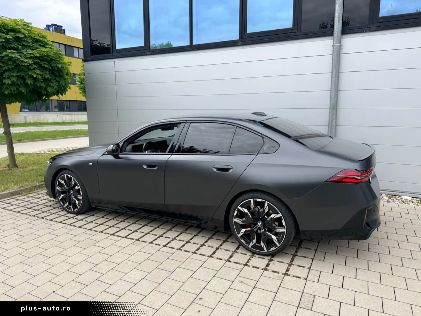 BMW 520d xDrive G60 M-Sport Frozen Mega Optik