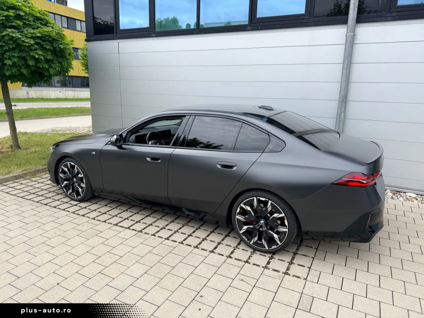 BMW 520d xDrive G60 M-Sport Frozen Mega Optik