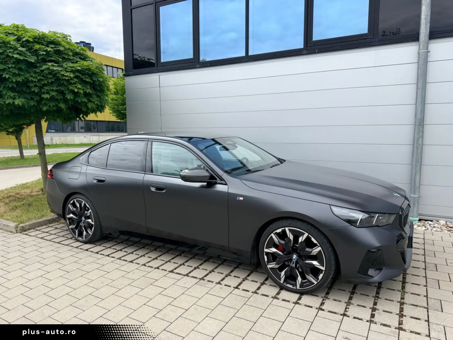 BMW 520d xDrive G60 M-Sport Frozen Mega Optik