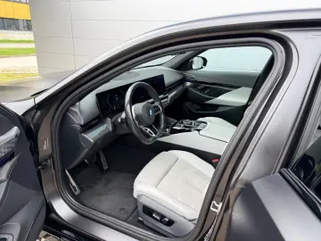 BMW 520d xDrive G60 M-Sport Frozen Mega Optik