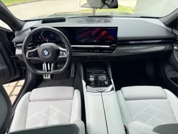 BMW 520d xDrive G60 M-Sport Frozen Mega Optik