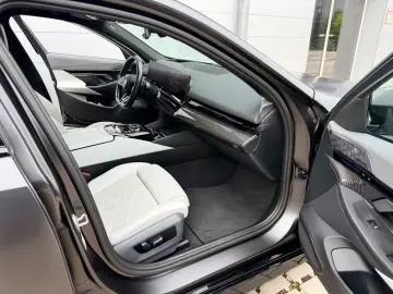 BMW 520d xDrive G60 M-Sport Frozen Mega Optik
