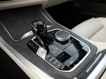 BMW X5 M50i PANO AHK HUD 360  LASER LED STANDHZ ACC