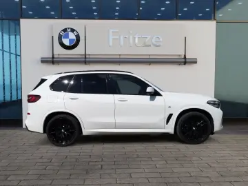 BMW X5 M50 i LED LEDER NAVI PANO SHZ PDC SOFT-CLOSE