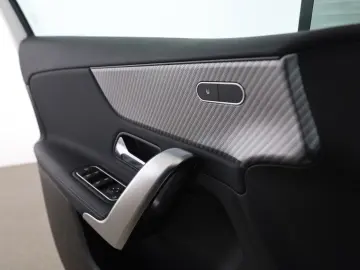 MERCEDES-BENZ A 200 Progressive Pano.-Dach CarPlay Winter-P.