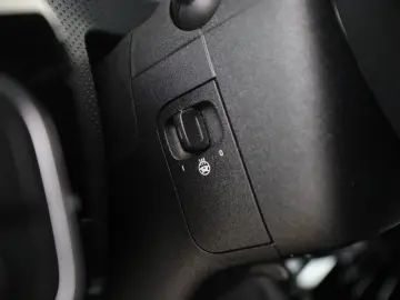 MERCEDES-BENZ A 200 Progressive Pano.-Dach CarPlay Winter-P.