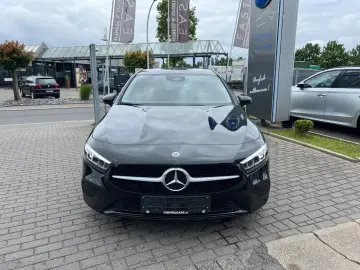 MERCEDES-BENZ A 180 d Advanced LED Mbux R-Kamera Fer…