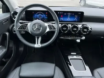 MERCEDES-BENZ A 180 d Advanced LED Mbux R-Kamera Fer…