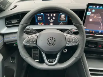 VW Tayron 1.5 l eHybrid R-Line   MATRIX LED   PANO