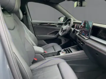 VW Tayron 1.5 l eHybrid R-Line   MATRIX LED   PANO