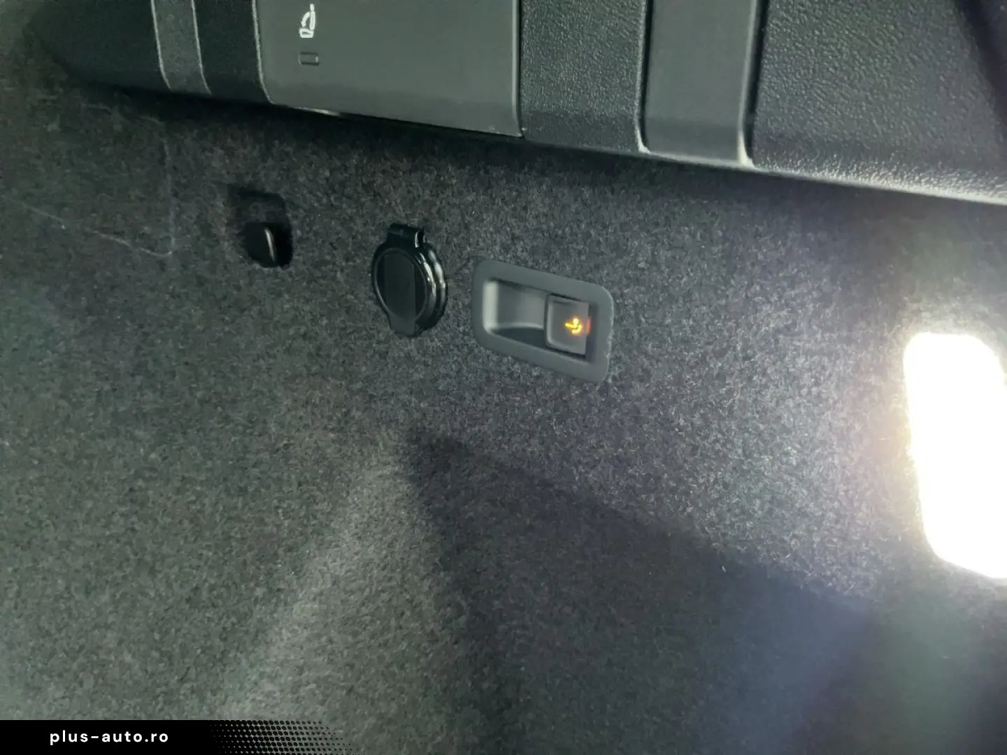 VW Tayron 1.5 l eHybrid R-Line   MATRIX LED   PANO
