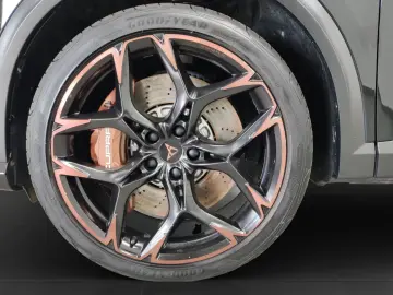 CUPRA Formentor 2.5 TSI DSG VZ5 4D MATRIX