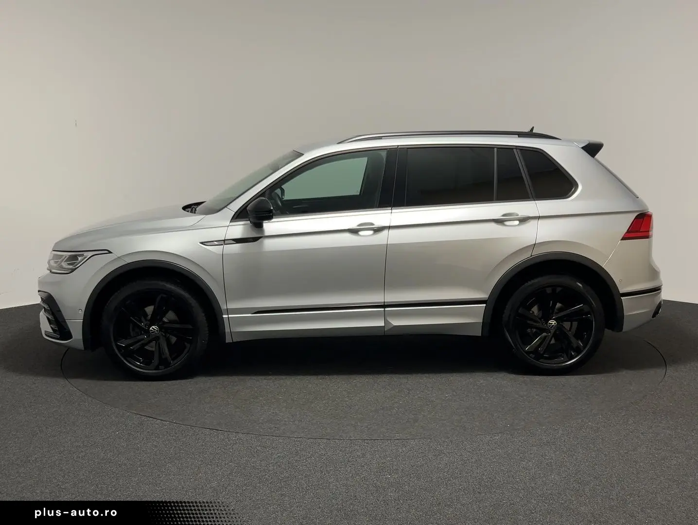 VW Tiguan R-Line 2.0TDI DSG 4Motion Navi PDC Klima