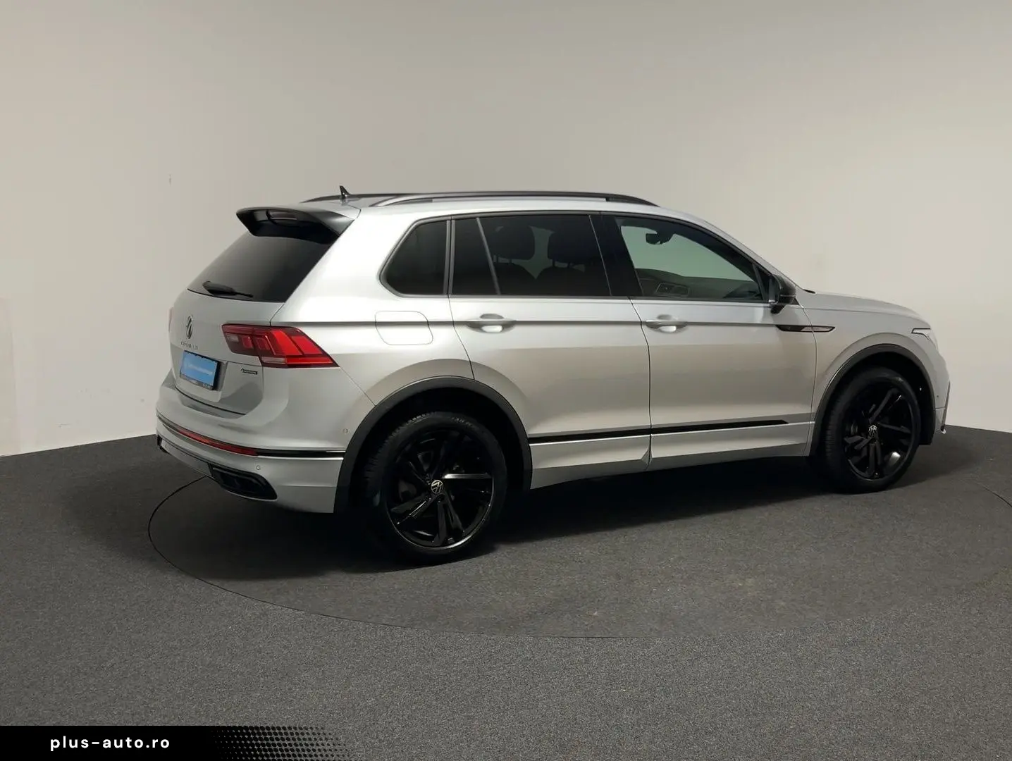 VW Tiguan R-Line 2.0TDI DSG 4Motion Navi PDC Klima