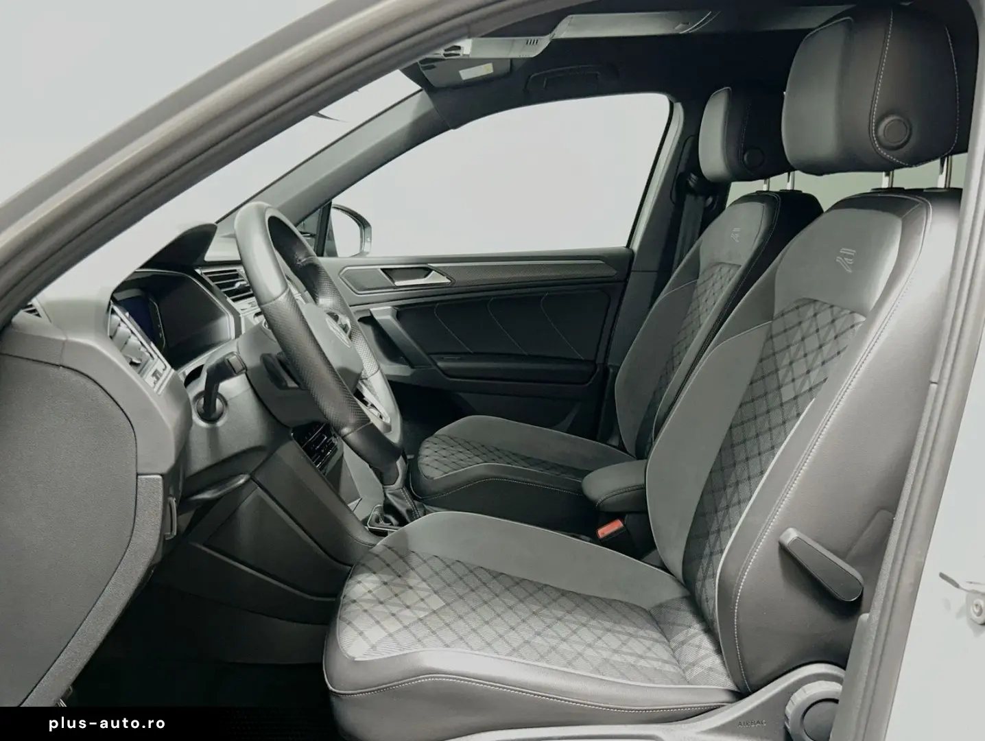 VW Tiguan R-Line 2.0TDI DSG 4Motion Navi PDC Klima