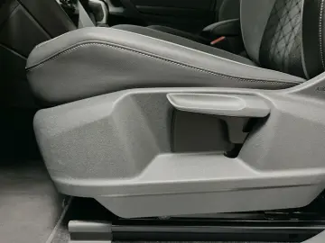 VW Tiguan R-Line 2.0TDI DSG 4Motion Navi PDC Klima