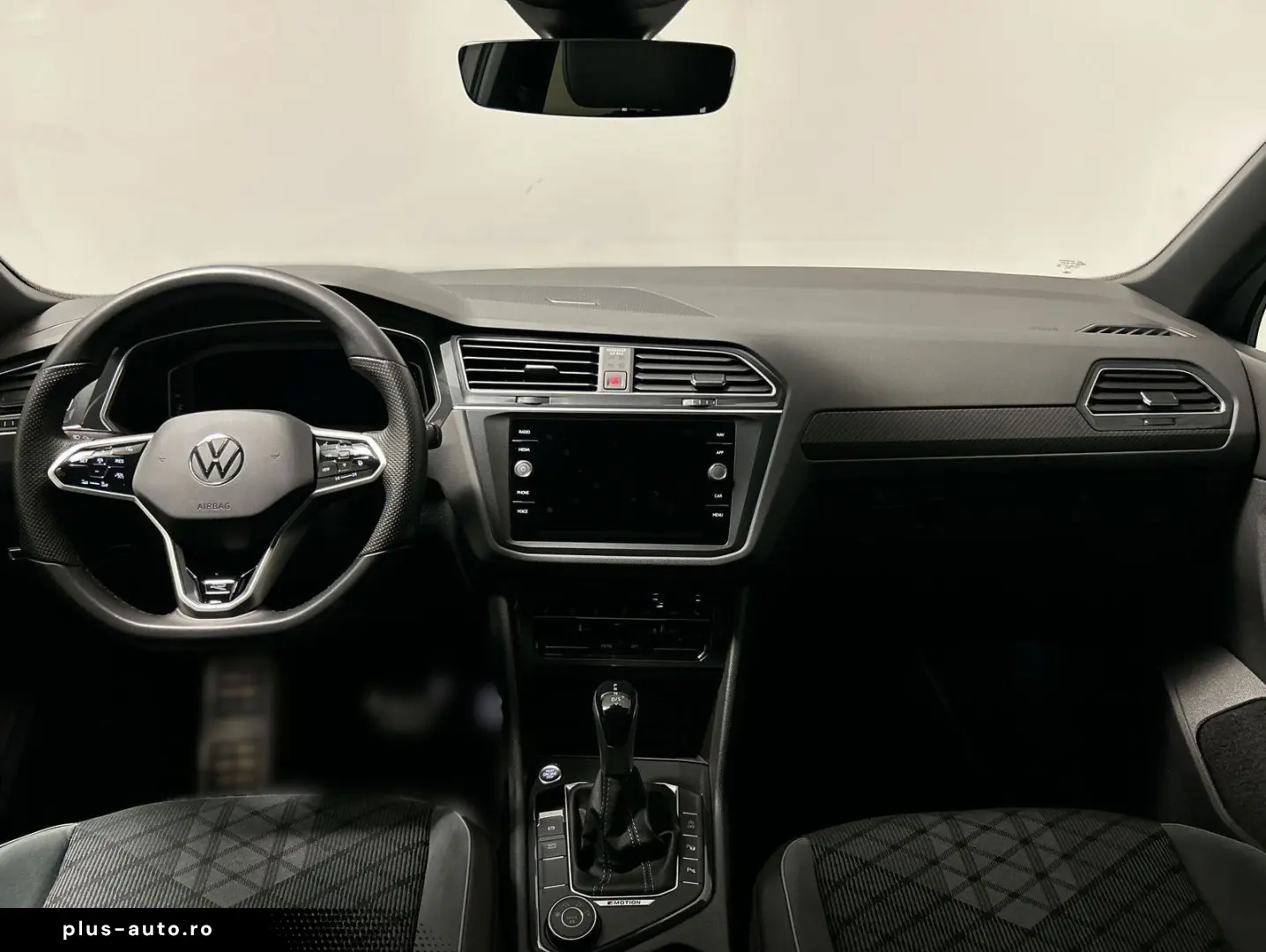 VW Tiguan R-Line 2.0TDI DSG 4Motion Navi PDC Klima