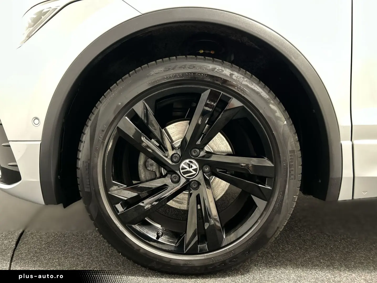 VW Tiguan R-Line 2.0TDI DSG 4Motion Navi PDC Klima