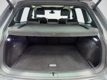 VW Tiguan 2.0 TDI 4M DSG R LINE PANO AHK MATRIX CAM