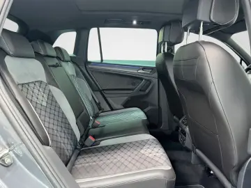 VW Tiguan 2.0 TDI 4M DSG R LINE PANO AHK MATRIX CAM