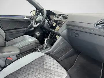 VW Tiguan 2.0 TDI 4M DSG R LINE PANO AHK MATRIX CAM