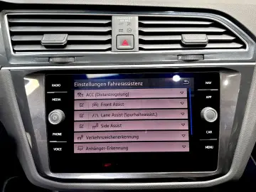 VW Tiguan 2.0 TDI 4M DSG R LINE PANO AHK MATRIX CAM