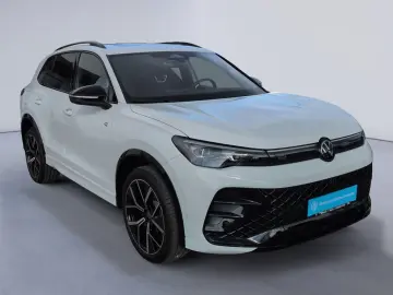 VW Tiguan 2.0 TDI DSG 4M R-Line STHZ PANO MATRIX