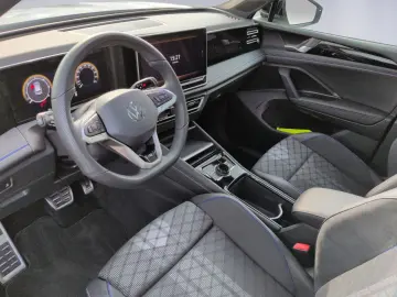 VW Tiguan 2.0 TDI DSG 4M R-Line STHZ PANO MATRIX