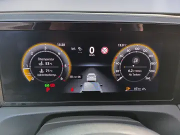 VW Tiguan 2.0 TDI DSG 4M R-Line STHZ PANO MATRIX