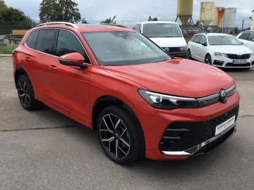 VW Tiguan 2.0 TDI DSG 4M R-Line AHK 20  Pano