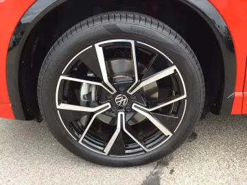 VW Tiguan 2.0 TDI DSG 4M R-Line AHK 20  Pano