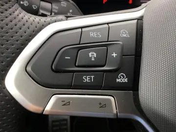 VW Tiguan 2.0 TDI DSG 4M R-Line AHK 20  Pano