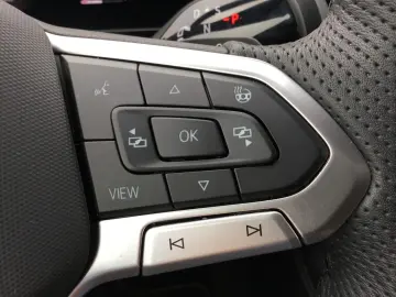 VW Tiguan 2.0 TDI DSG 4M R-Line AHK 20  Pano