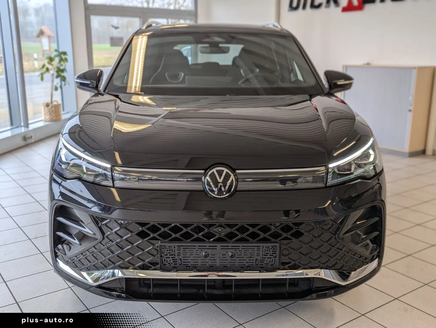 VW Tiguan 2.0TDI R-Line 4M Pano H K AHK Matrix 20