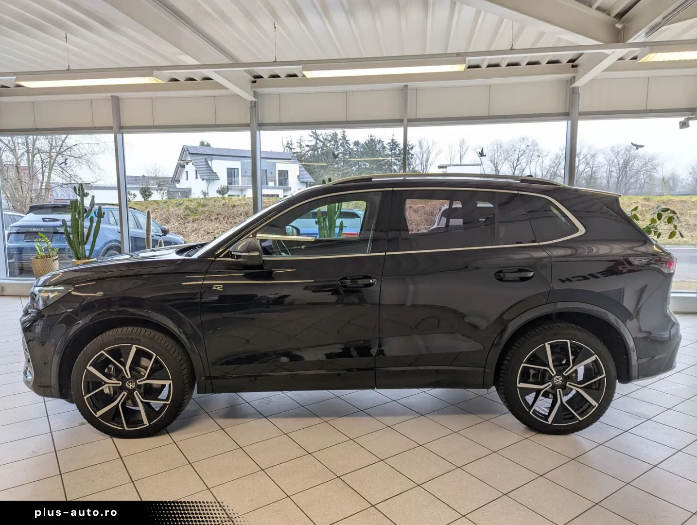 VW Tiguan 2.0TDI R-Line 4M Pano H K AHK Matrix 20