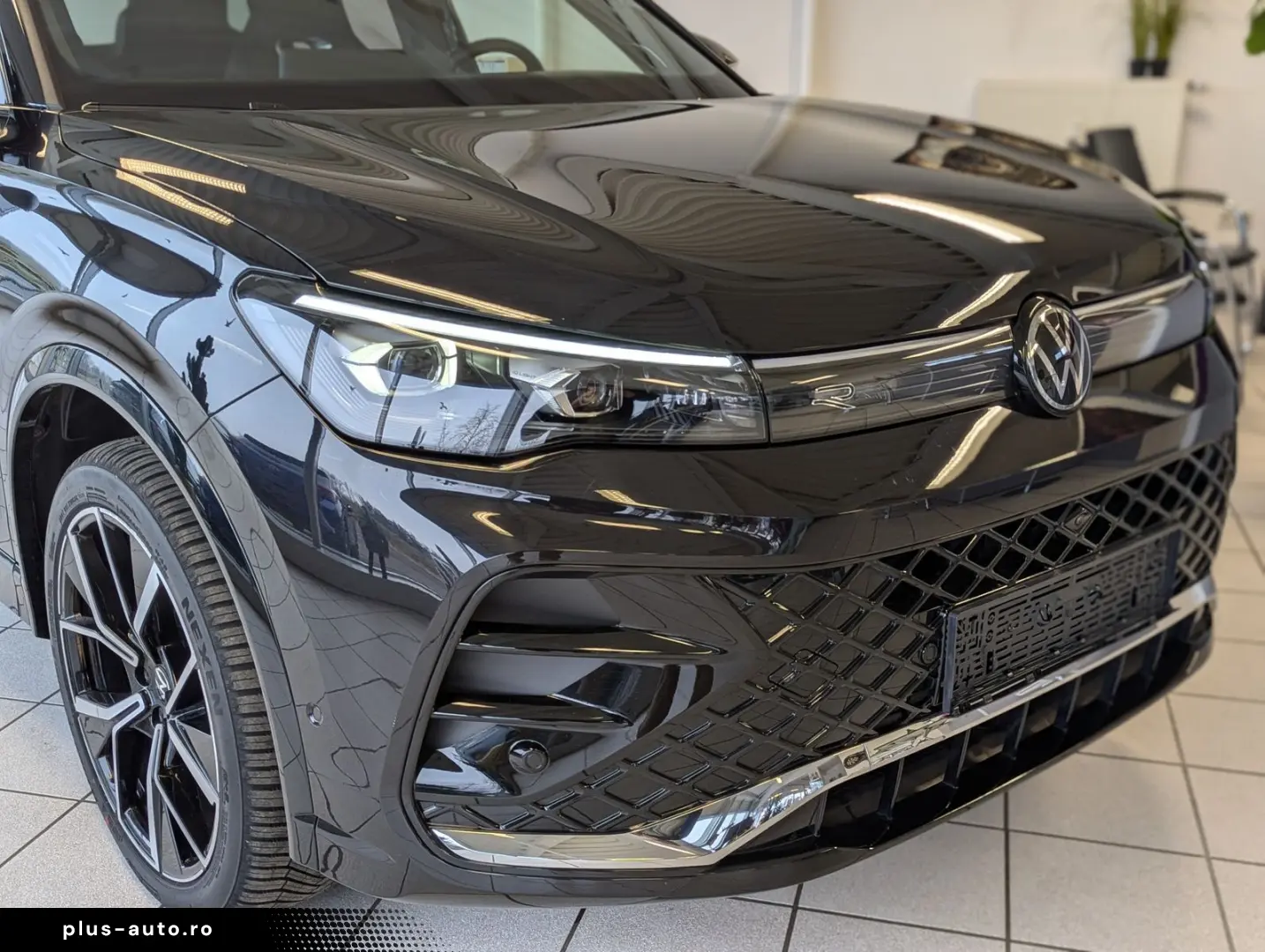 VW Tiguan 2.0TDI R-Line 4M Pano H K AHK Matrix 20