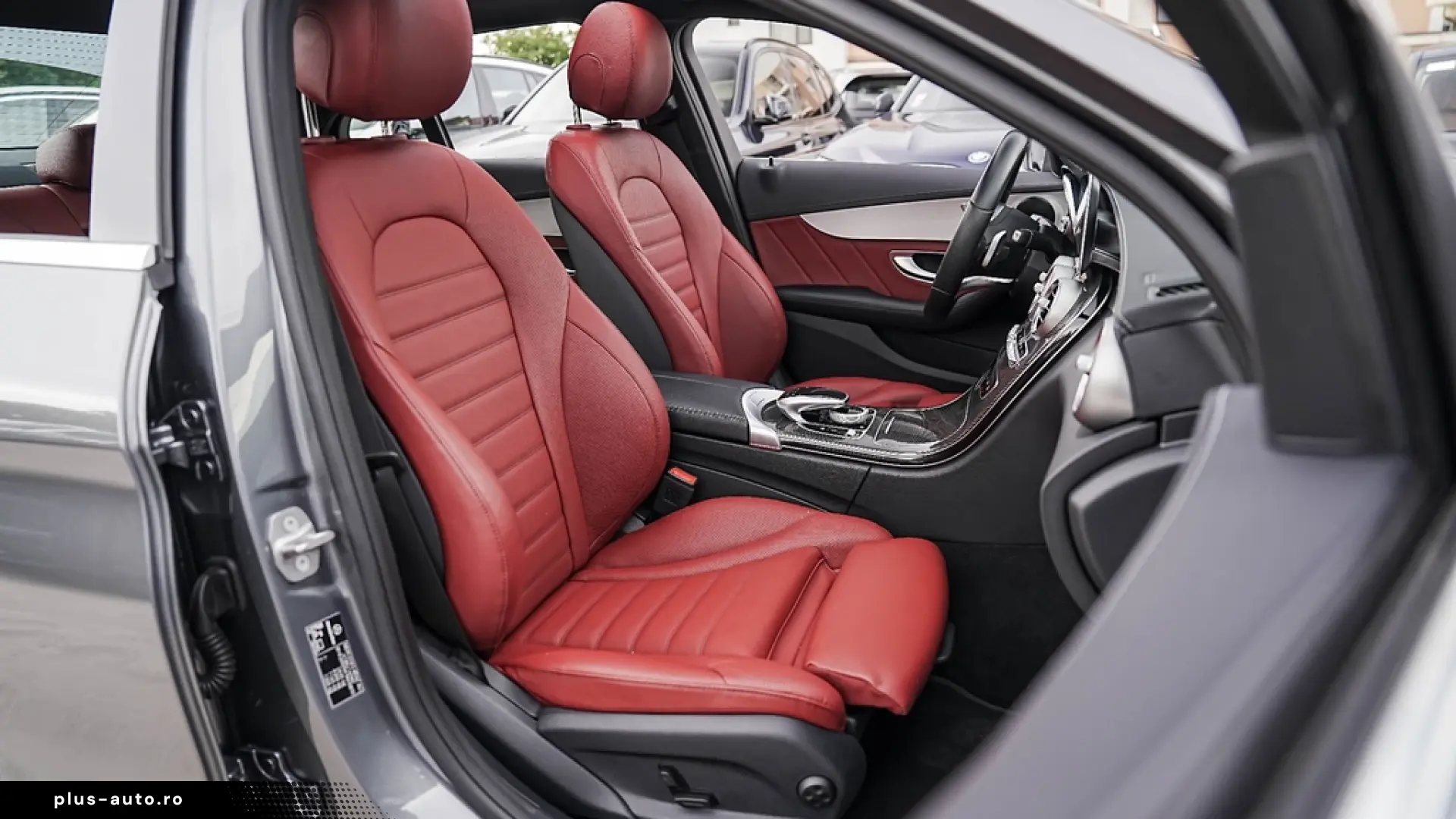 Mercedes-Benz C 300 e 4MATIC 9G-TRONIC AMG Line