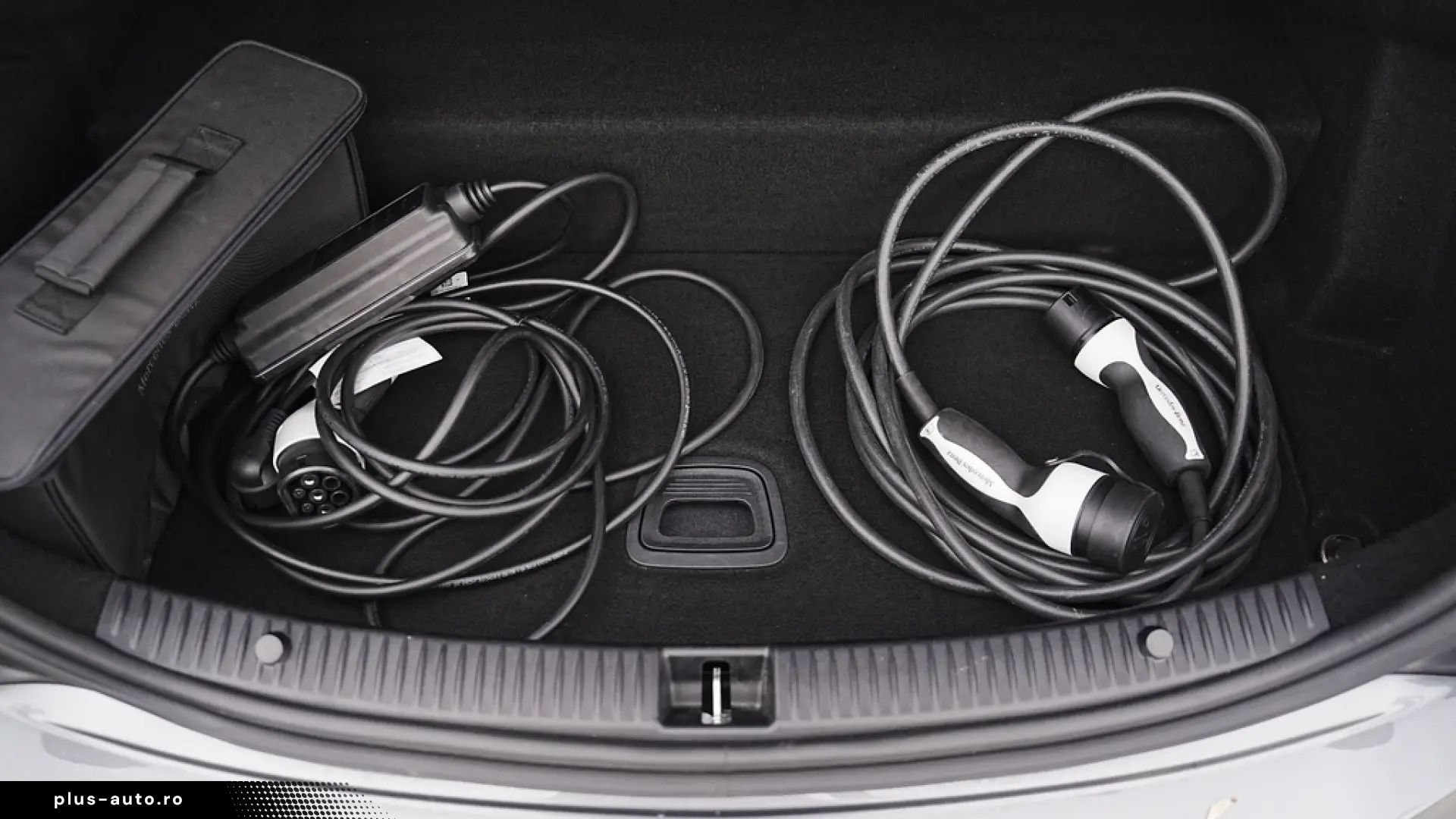 Mercedes-Benz C 300 e 4MATIC 9G-TRONIC AMG Line